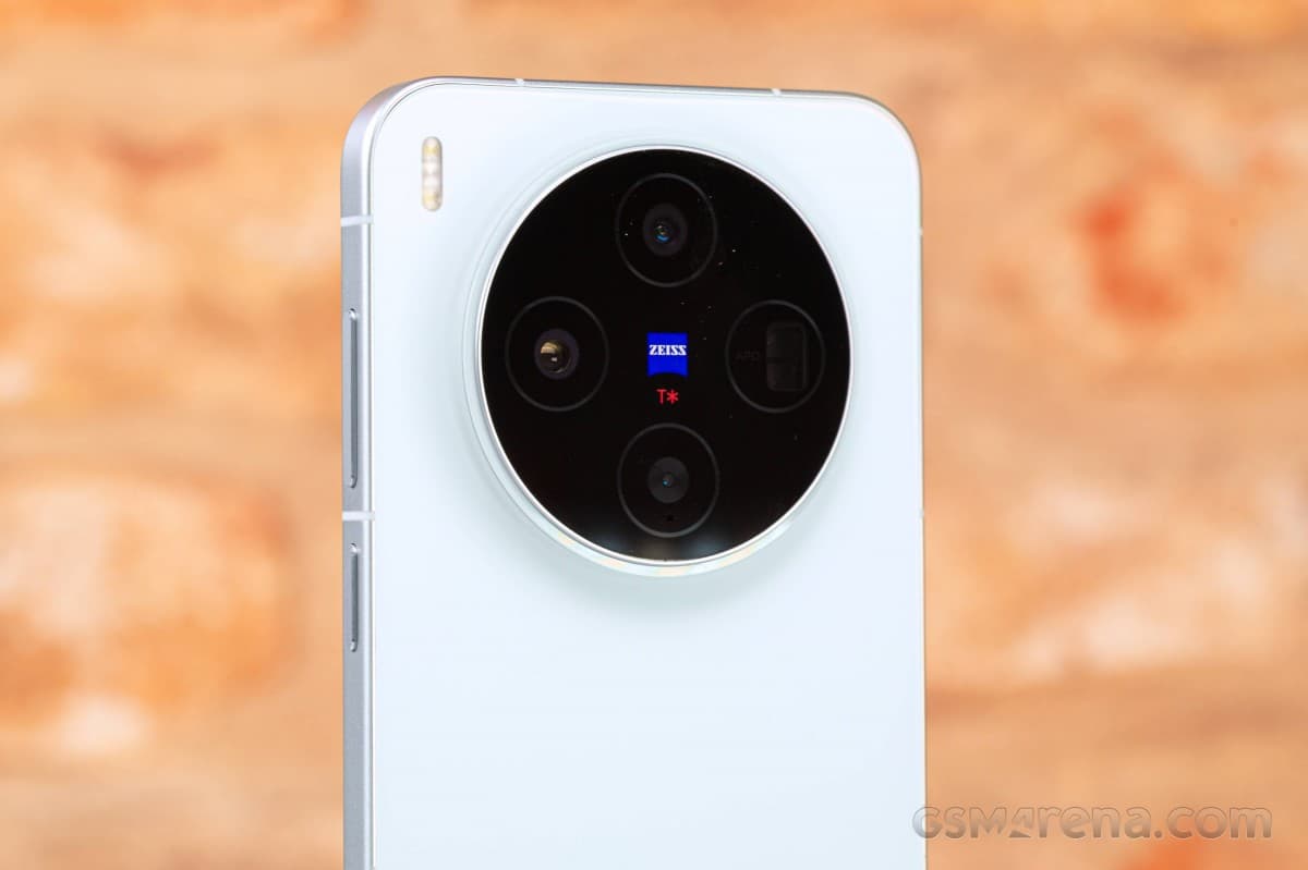 vivo X500 tipped to feature a 50MP main rear camera